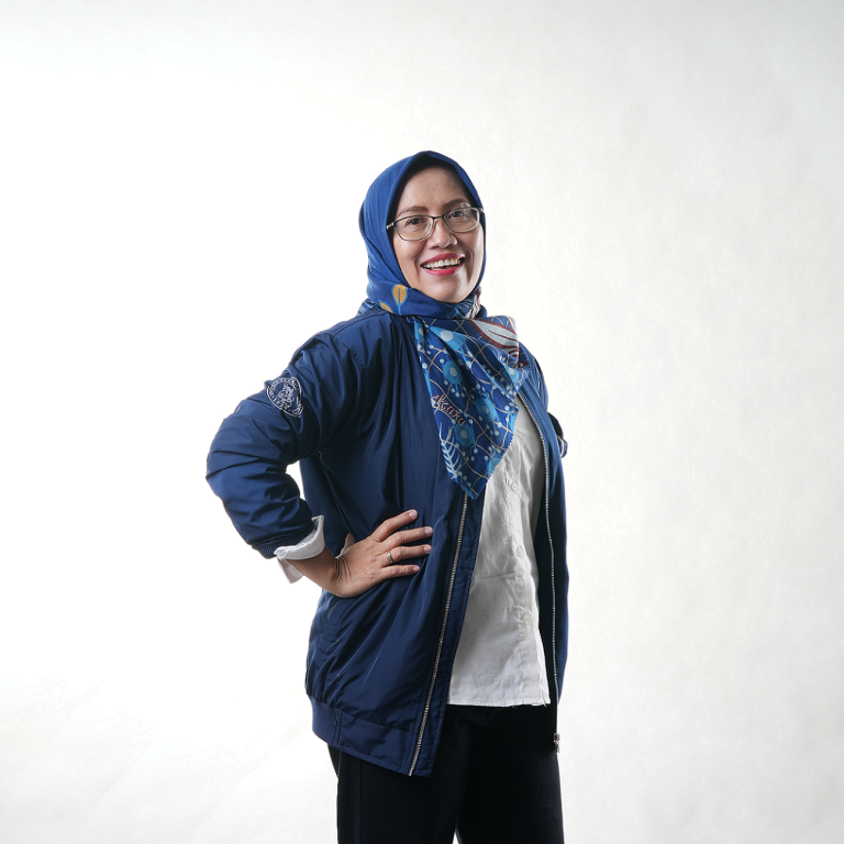 Dr. Nia Kurniasih, M.Hum. – FSRD ITB